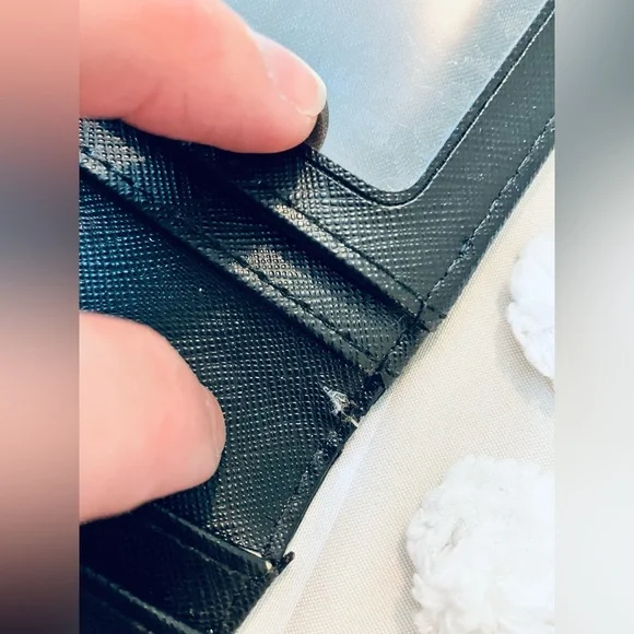 🤎🖤Neutral Kate Spade wallet🤎🖤 - Picture 5 of 7